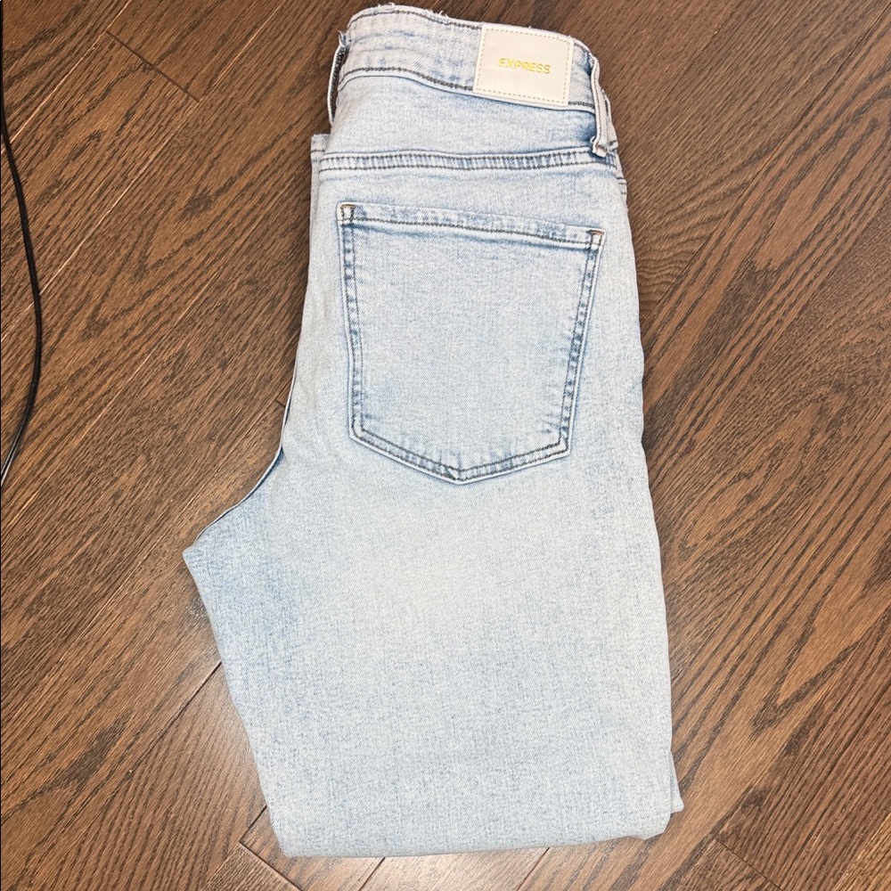 Express Boyfriend Jean Light Wash Women’s Size 10 Midrise